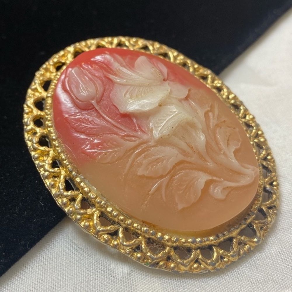 Vintage Carved Celluloid Flower Cameo Brooch - Picture 12 of 12